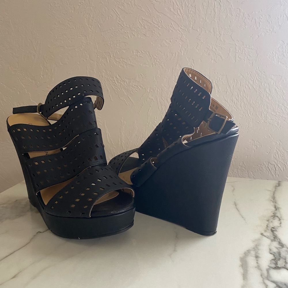Black Chinese Laundry Wedge heels